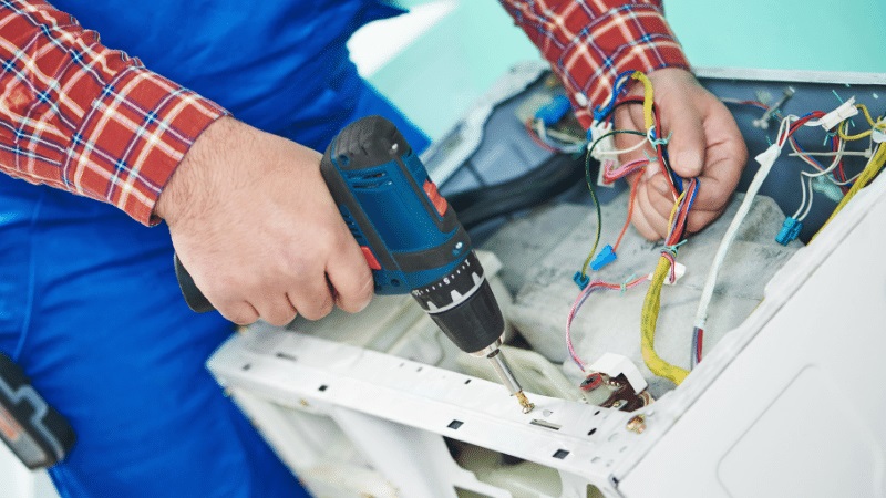 Aliağa Altus Altus çamaşır makinesi kart tamiri – Su almama arızası orijinal parça ile giderildi. - Teknik servis örneği